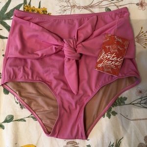 NWT Kortni Jeane Rosebloom Pink Tie Front Bottoms